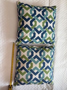 Geometric Linked Pattern Outdoor Throw Pillows in Blue & Green